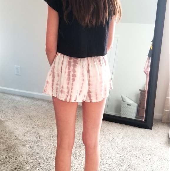 Shorts - Picture 2 of 3